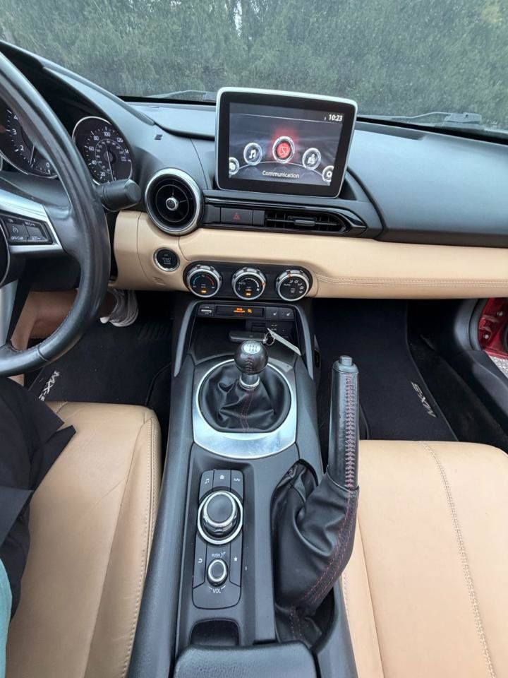 Used 2017 MAZDA MX-5 Miata RF Grand Touring w/ Appearance Package RWD image 20
