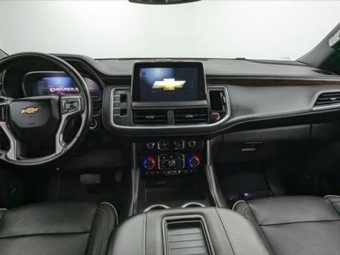 Used 2023 Chevrolet Suburban Premier image 28