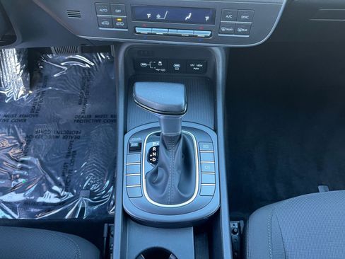 Used 2025 Hyundai Kona SEL image 41