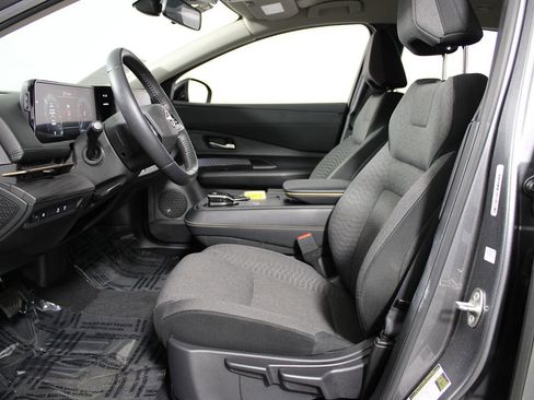 Used 2024 Nissan Ariya FWD image 9