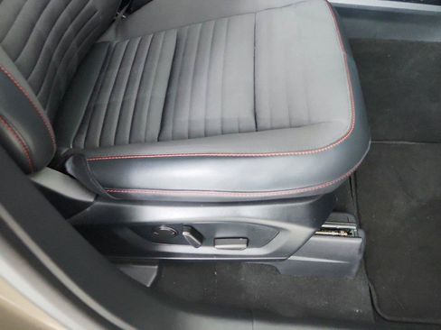 Used 2026 Ford Explorer ST-Line w/ ST-Line Street Pack AWD/4WD image 31