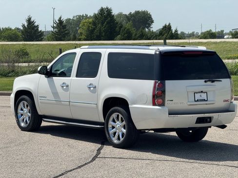Used 2010 GMC Yukon XL Denali AWD/4WD image 5