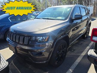 Used 2017 Jeep Grand Cherokee Altitude video 1