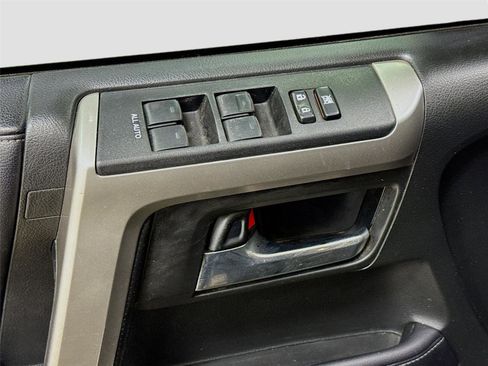 Used 2018 Toyota 4Runner SR5 Premium image 18