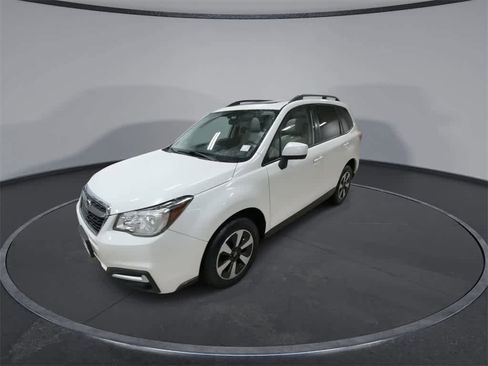 Used 2017 Subaru Forester 2.5i Premium image 4