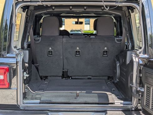 Used 2022 Jeep Wrangler Unlimited Sport w/ Sun And Sound Package AWD/4WD image 6