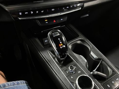 Used 2025 Cadillac XT4 Premium Luxury FWD image 29