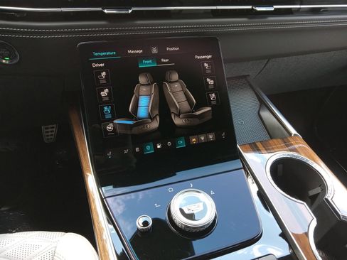 New 2026 Cadillac Escalade Platinum Sport AWD/4WD image 19