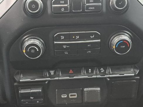 Used 2020 Chevrolet Silverado 2500 LT w/ Z71 Off-Road Package image 15