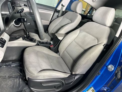 Used 2017 Hyundai Elantra SE FWD image 24