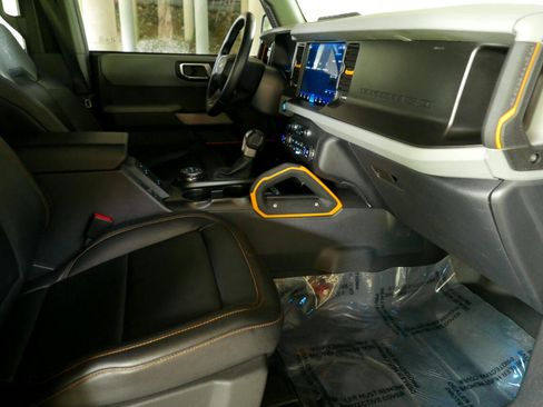 Used 2021 Ford Bronco Badlands image 26