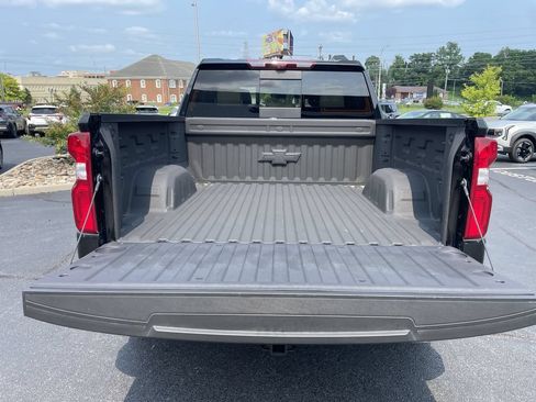 Used 2025 Chevrolet Silverado 1500 LTZ AWD/4WD image 38
