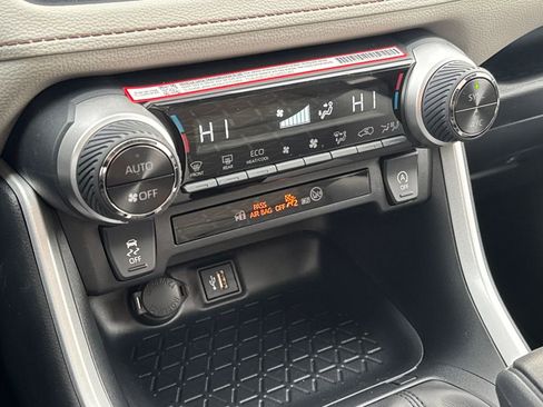 New 2025 Toyota RAV4 XLE image 28