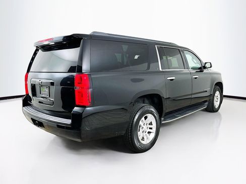 Used 2018 Chevrolet Suburban LT image 9