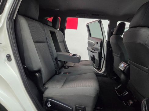 Used 2019 Toyota Highlander LE image 63