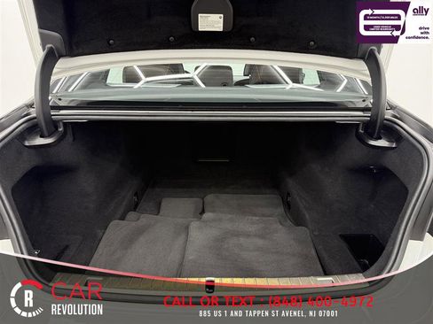 Used 2021 BMW 750i xDrive w/ Luxury Rear Seating Package image 3