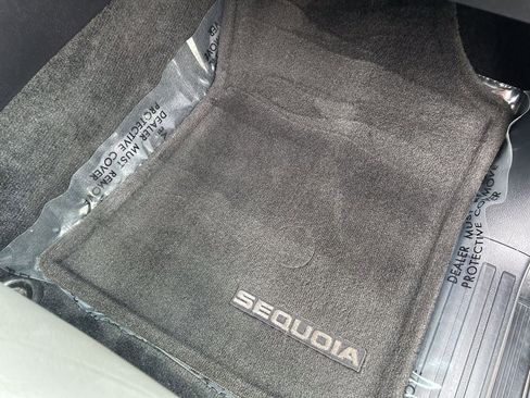 Used 2013 Toyota Sequoia Limited AWD/4WD image 24