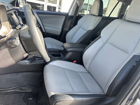 Used 2017 Toyota RAV4 Limited image 10