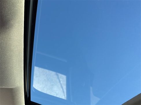 Used 2017 Toyota Highlander XLE image 28