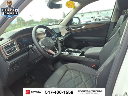 Used 2025 Volkswagen Atlas SE AWD/4WD image 13