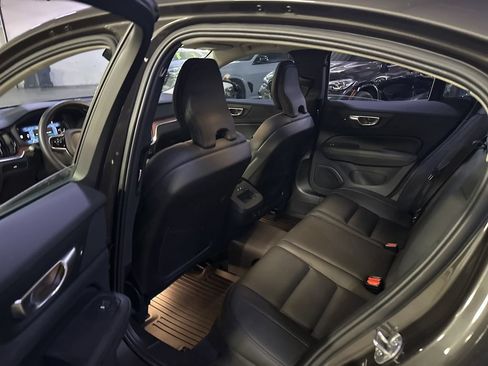 Used 2024 Volvo S60 B5 Plus w/ Climate Package AWD/4WD image 9
