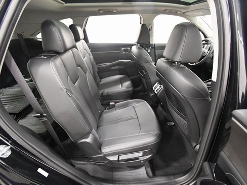 Certified 2025 Kia Sorento SX image 18