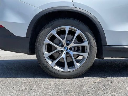 Used 2026 BMW X5 xDrive40i AWD/4WD image 9