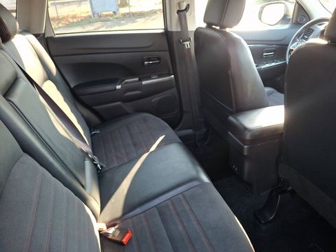 Used 2024 Mitsubishi Outlander Sport SE image 15