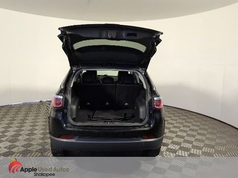 Used 2017 Jeep Compass Latitude w/ Popular Equipment Group AWD/4WD image 12