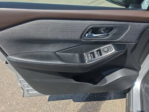 Certified 2022 Nissan Rogue SV AWD/4WD image 13