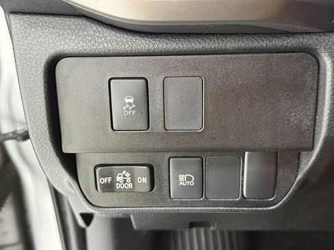 Used 2021 Toyota Tacoma SR5 RWD image 15