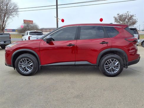 Used 2025 Nissan Rogue S image 4