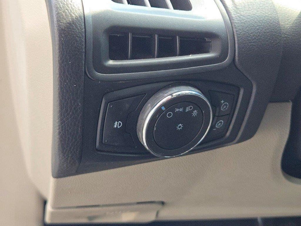 Used 2012 Ford Focus SE FWD image 18