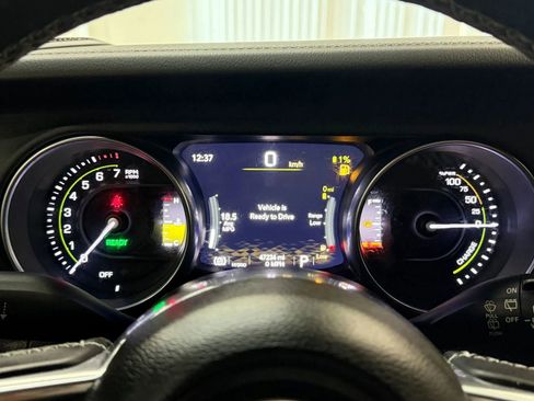 Used 2022 Jeep Wrangler Unlimited Sahara w/ Cold Weather Group AWD/4WD image 28