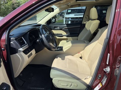 Used 2014 Toyota Highlander Limited AWD/4WD image 17