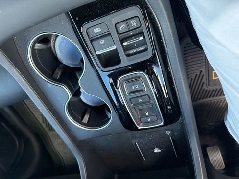 Used 2025 Honda Pilot Touring image 11