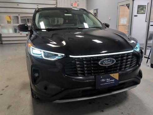 Certified 2024 Ford Escape Platinum image 36