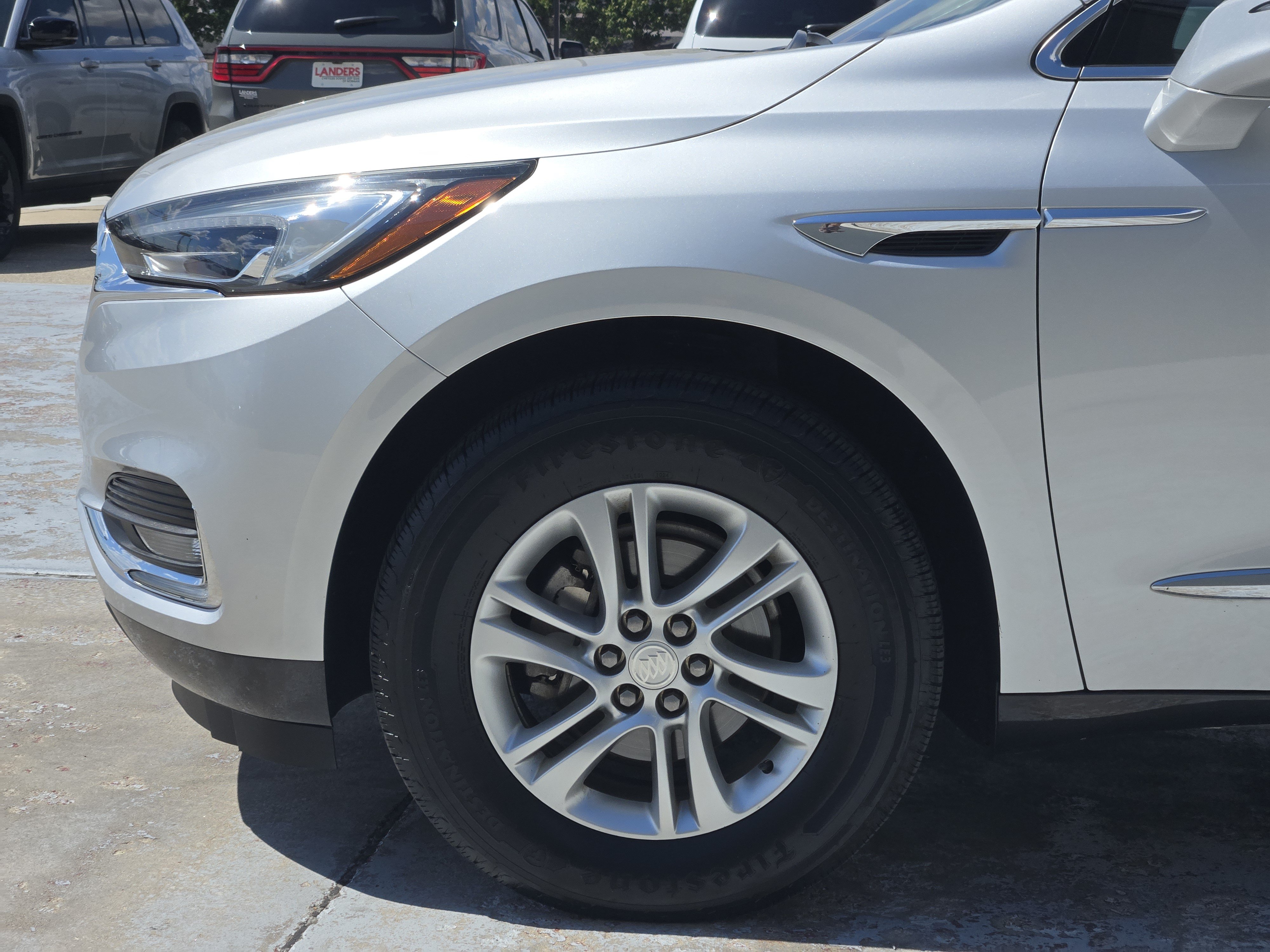 Used 2018 Buick Enclave Essence w/ Trailering Package FWD image 8