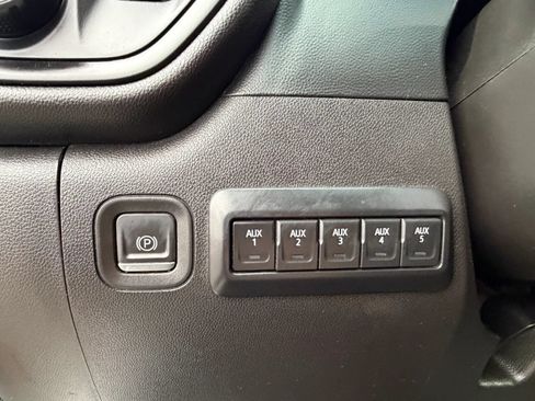 Used 2021 Chevrolet Silverado 2500 W/T w/ WT Convenience Package AWD/4WD image 13