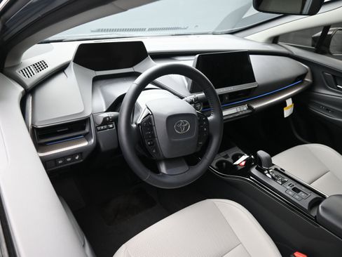 Used 2024 Toyota Prius XLE image 14