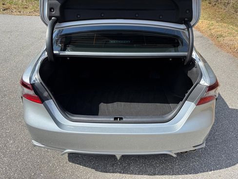 Used 2022 Toyota Camry SE image 16