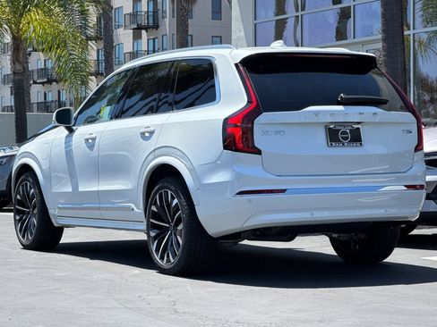 New 2026 Volvo XC90 T8 Ultra w/ Lounge Package AWD/4WD image 3