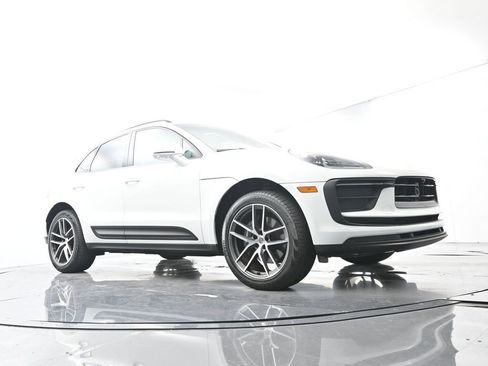 Certified 2025 Porsche Macan AWD/4WD image 55