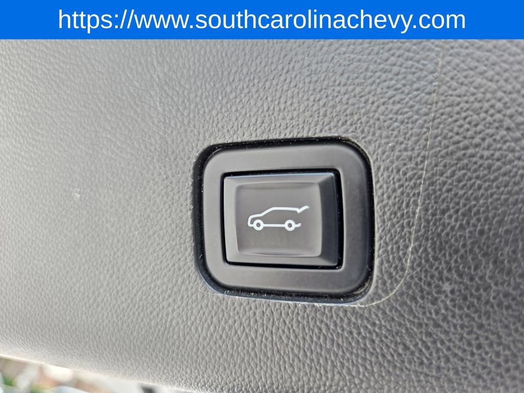 Certified 2023 Chevrolet Traverse LT FWD image 37