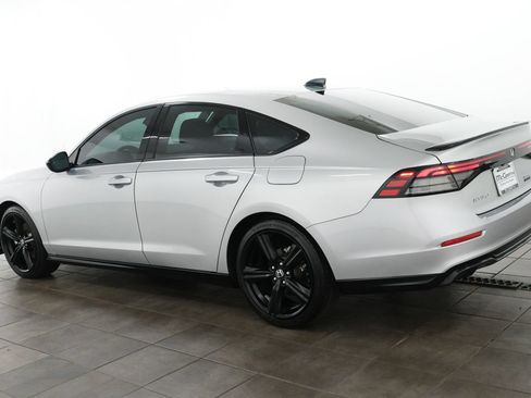 Used 2024 Honda Accord Sport image 3