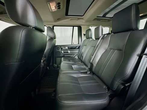 Used 2015 Land Rover LR4 HSE image 14