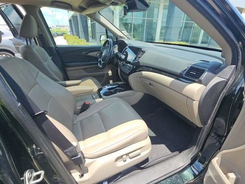 Used 2019 Honda Pilot Touring image 19