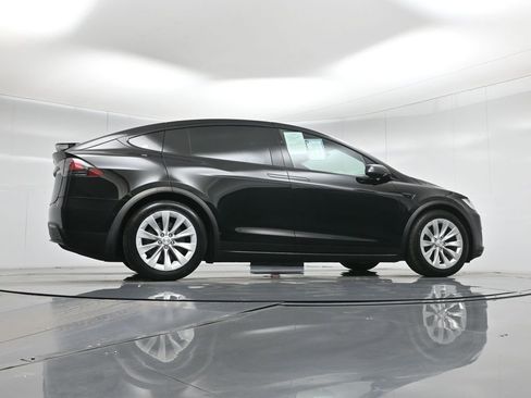 Used 2018 Tesla Model X 75D image 47