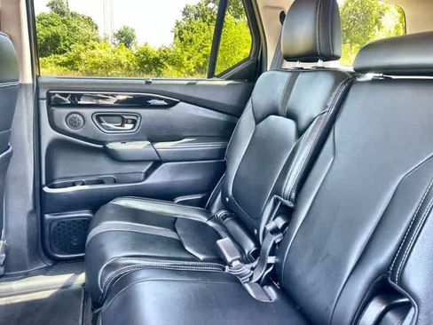 Used 2025 Honda Pilot EX-L image 14