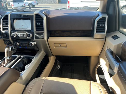 Used 2018 Ford F150 Lariat w/ Equipment Group 502A Luxury AWD/4WD image 31